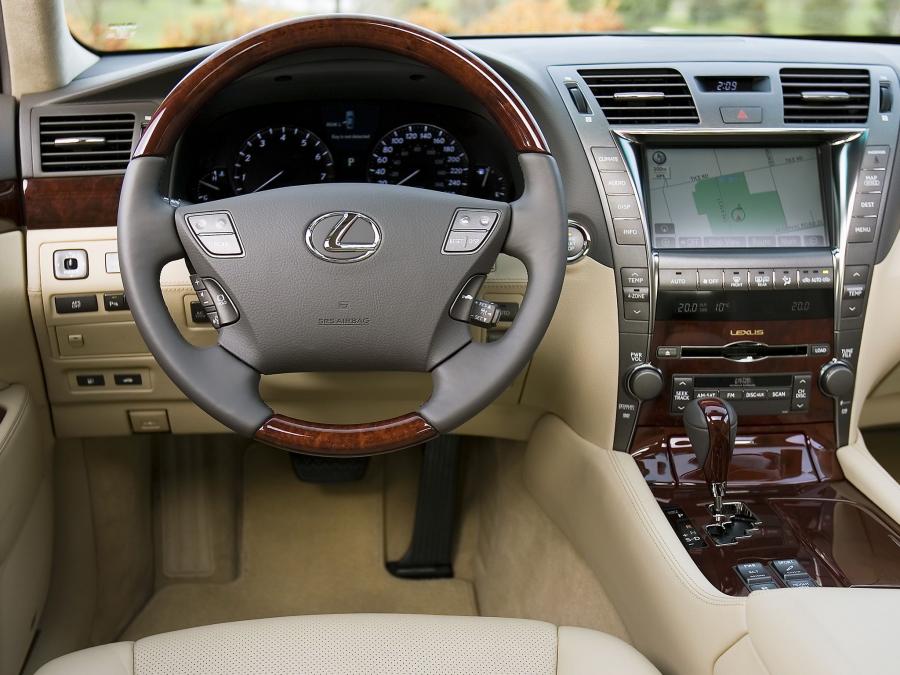  Lexus LS460L 2007 года  (фото 15 из 16)